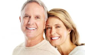 Cấy ghép implant cho người cao tuổi mất nhiều răng