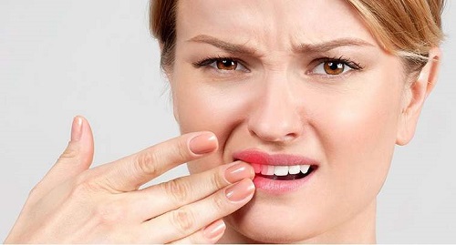 Làm răng sứ sau bao lâu thì hết ê buốt? Cách chăm sóc răng sứ