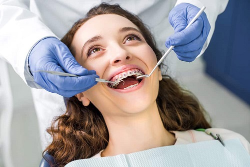 Trồng răng giả có niềng được không? Bác sĩ có kinh nghiệm tư vấn 2